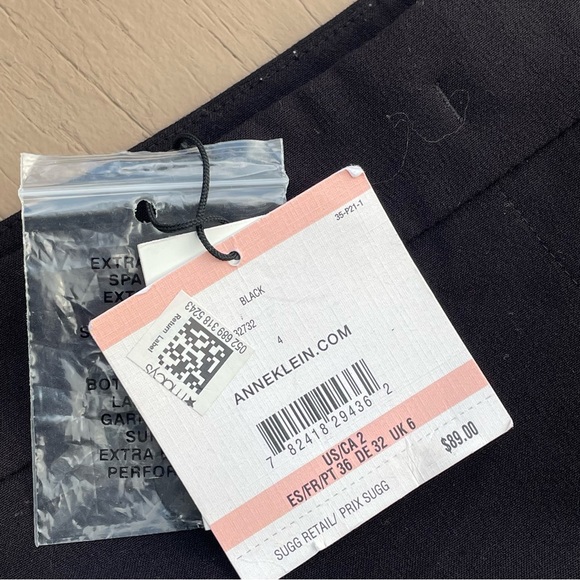 Compression NWT Flare Leg Ponte Pants
ANNE KLEIN - Picture 3 of 12